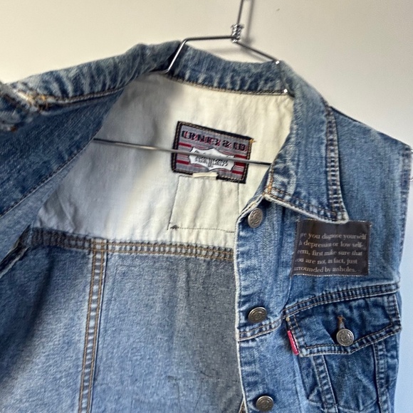 Vintage CRN-F3 unique denim vest, music, guitar appliqués size XS - Picture 12 of 14